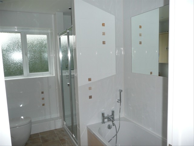 Andover family bathroom and small en-suite